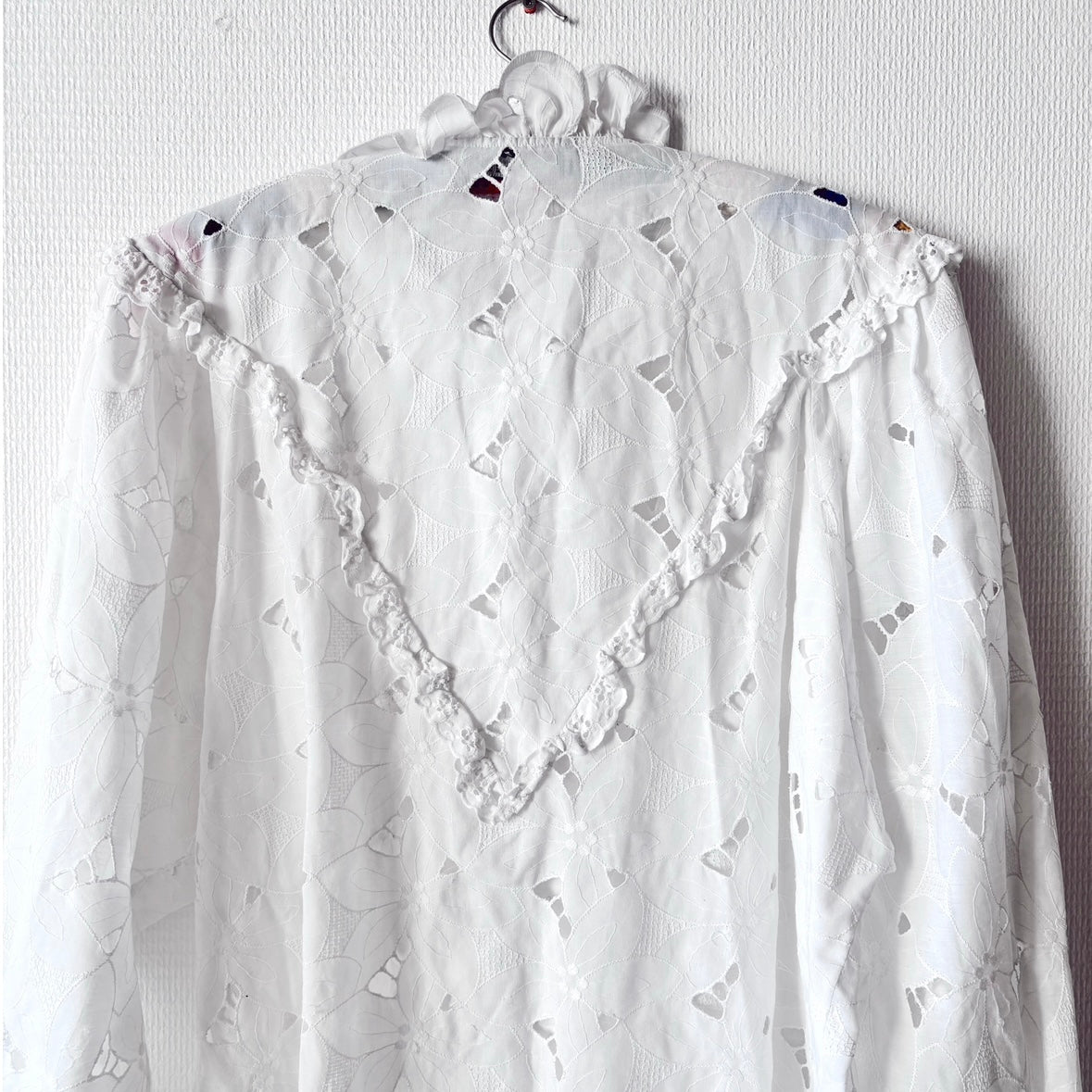 Vintage White Flower Cotton Blouse