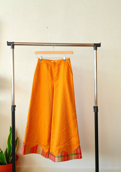 Orange bell bottom pants M