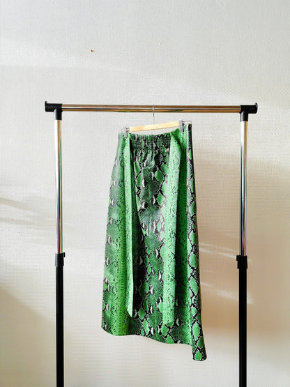 Green snake pattern skirt M/L