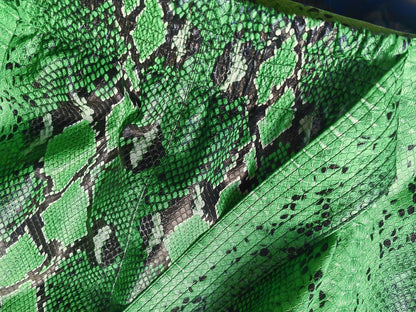 Green snake pattern skirt M/L