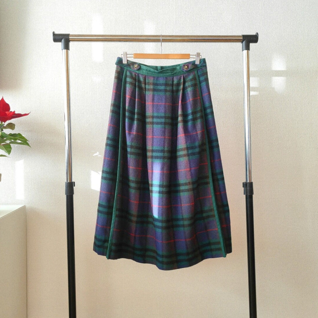 New wool skirt M/L