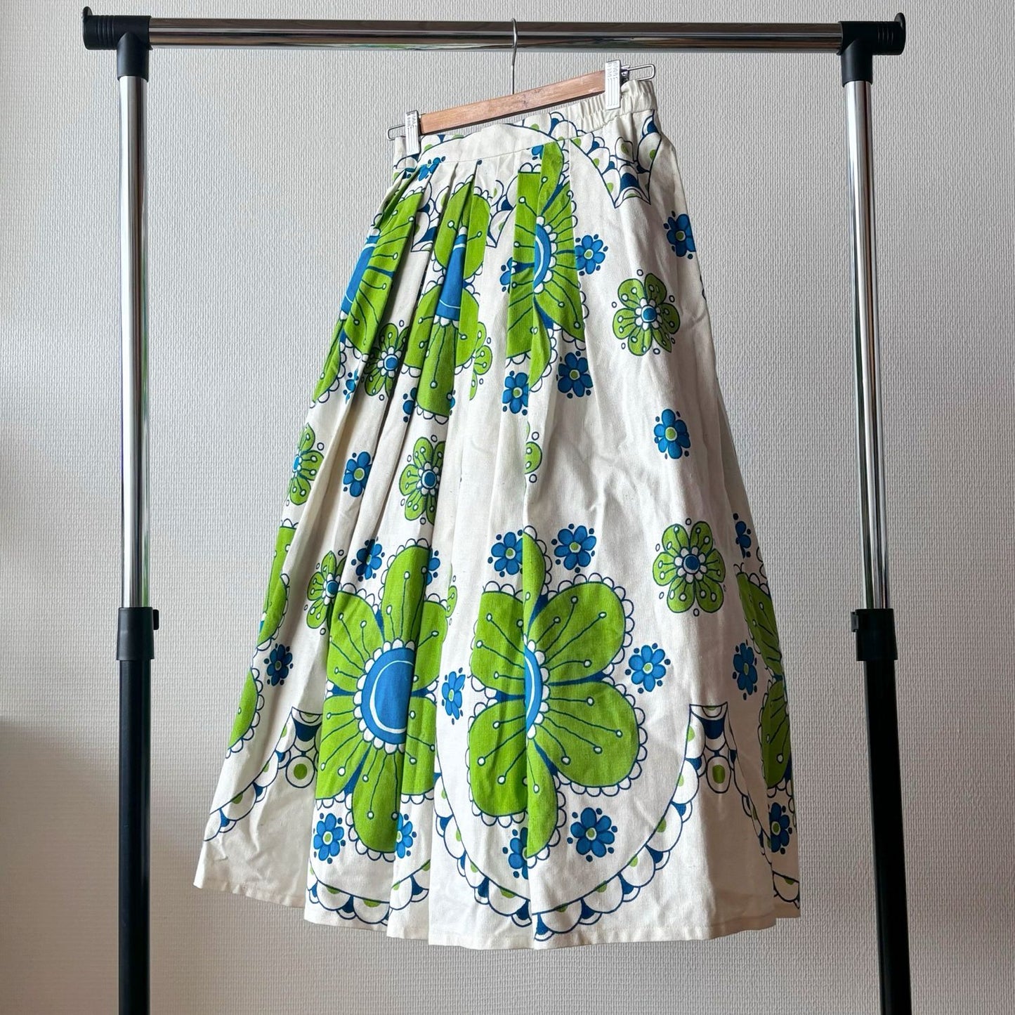 Retro 70s flower print skirt S