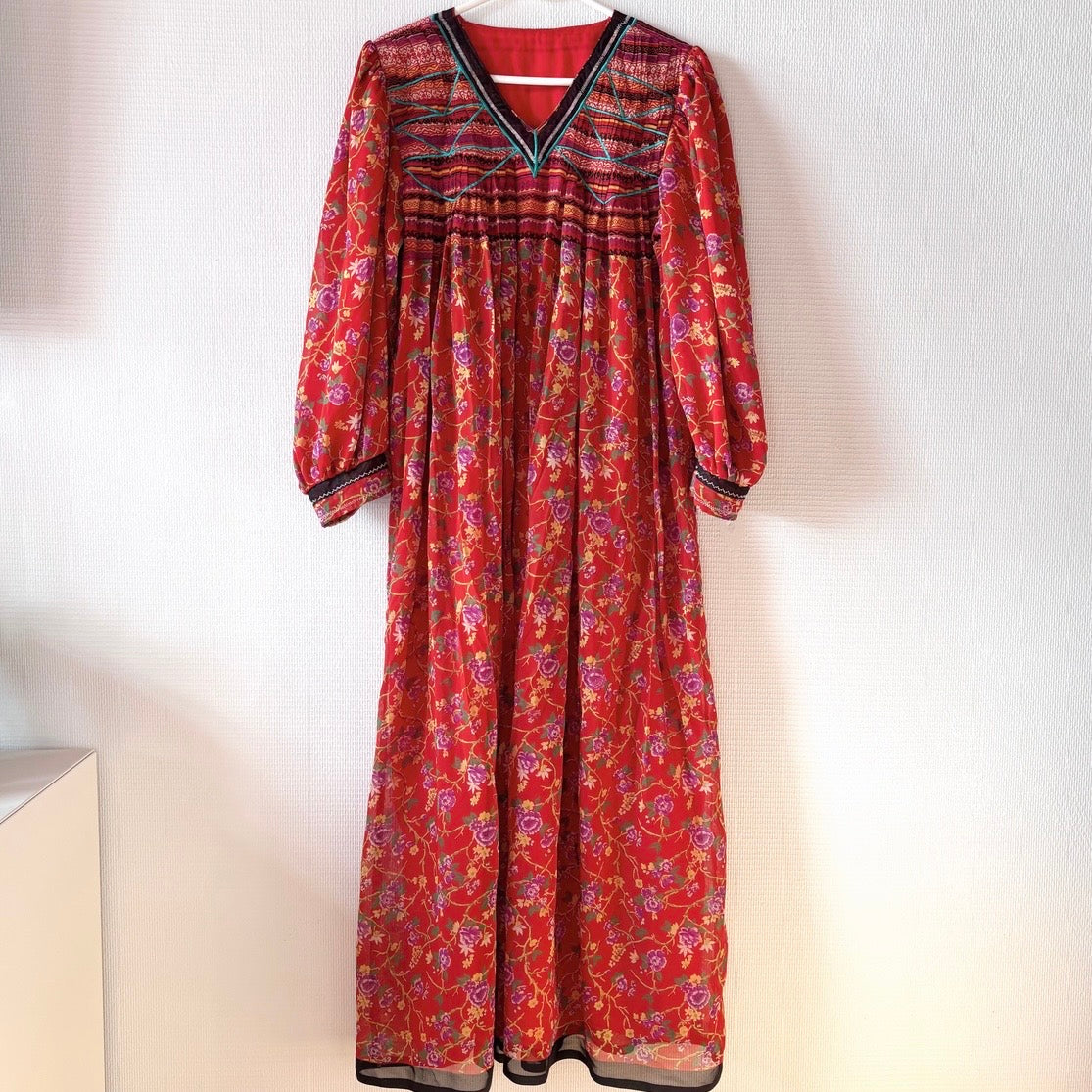 Retro Floral Soft Dress M – Red Vintage Retro Floral Soft Dress M – Red Vintage