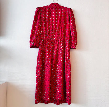 Back-view of 1980s retro red dress